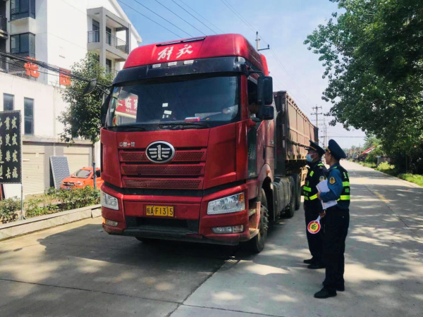 淮南市交通執法支隊啟動(dòng)&ldquo;路政宣傳月&rdquo;活動(dòng)