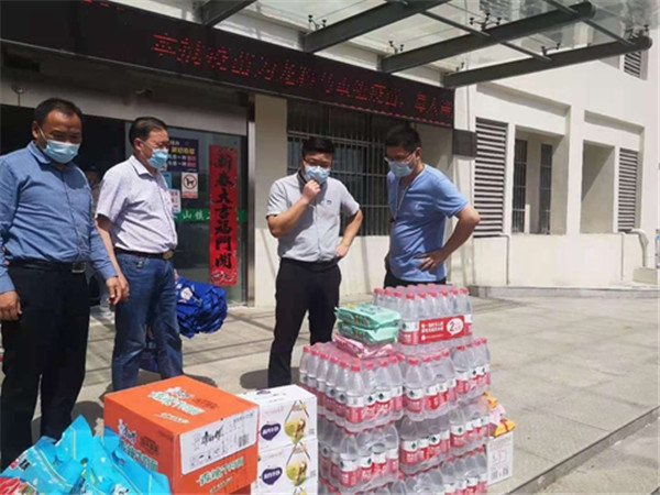 淮南八公山鎮組織慰問(wèn)鎮衛生院醫護人員