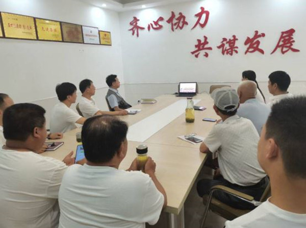 淮南市人社局鄉村振興工作隊組織觀(guān)看慶祝中國共產(chǎn)黨成立100周年大會(huì )