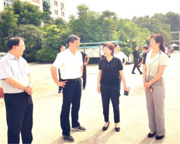 淮南市委常委、宣傳部長(cháng)孫良鴻調研全市中小學(xué)教育集團化辦學(xué)