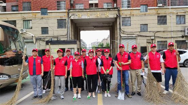淮南：我為群眾辦實(shí)事 文明創(chuàng  )建心連心 ——市司法局組織志愿者服務(wù)隊赴結對共建小區開(kāi)展創(chuàng  )建活動(dòng)