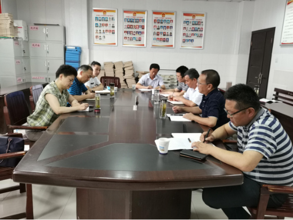 淮南：楊倩在炎劉鎮召開(kāi)疫情防控有關(guān)工作調研座談會(huì )