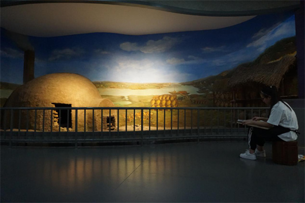 淮南市博物館開(kāi)展“我在博物館畫(huà)文物”主題社教活動(dòng)