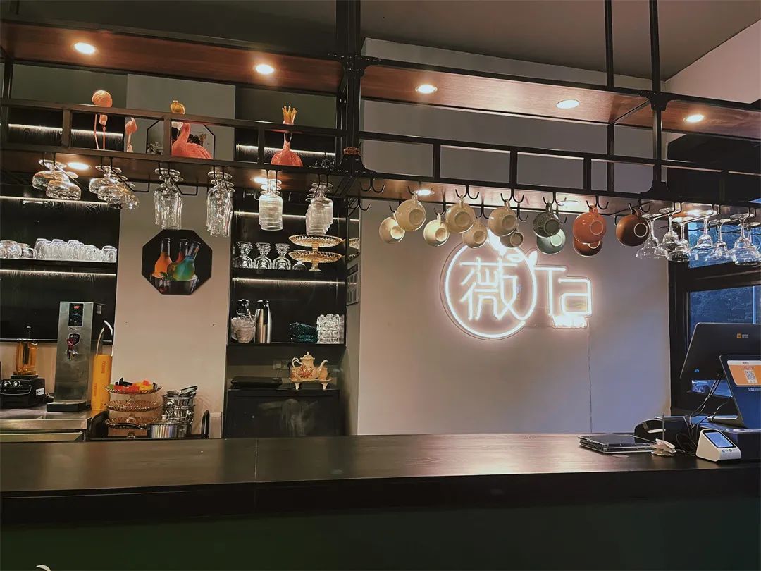 【隱藏在山南的小格調】露天花園餐廳~西餐、酒吧、下午茶......美好的夜晚從微醺開(kāi)始