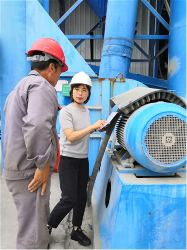 淮南市節能監察中心赴禹山水泥開(kāi)展重點(diǎn)行業(yè)能耗專(zhuān)項監察活動(dòng)