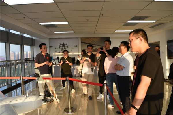 網(wǎng)聚正能量！自媒體走進(jìn)高新區“打卡”重點(diǎn)項目、重點(diǎn)企業(yè)