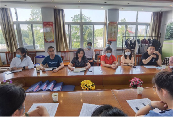 淮南市淮師附小洞山校區召開(kāi)延時(shí)服務(wù)專(zhuān)題會(huì )議