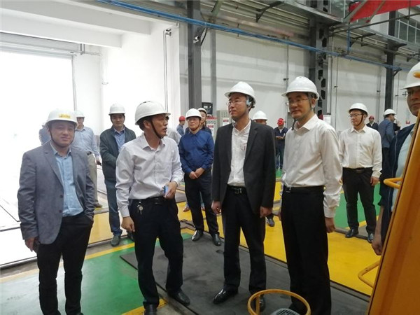 淮南潘集區長(cháng)閃健赴安徽精銳機械維修有限公司調研暨開(kāi)展“四送一服”工作