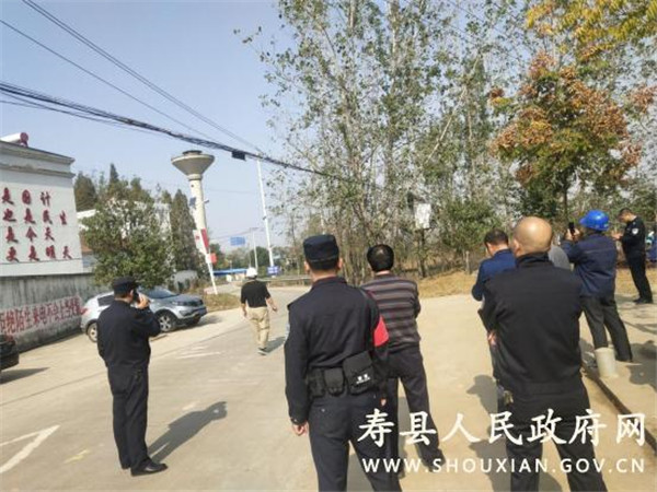 淮南壽縣大順鎮：爆破廢舊水塔消除安全隱患