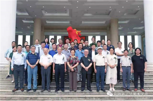 培根鑄魂、藝心向黨----大國徽匠朱兆龍以實(shí)際成績(jì)向中國共產(chǎn)黨成立100周年獻禮