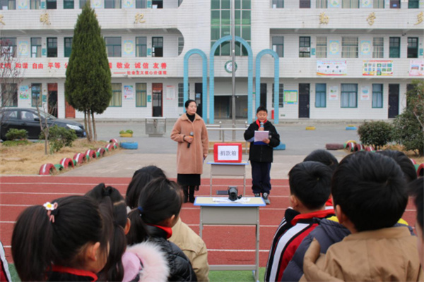 淮南：播撒愛(ài)心潤甘露，獨留善舉在心間 ——經(jīng)開(kāi)區第二小學(xué)開(kāi)展為王家樂(lè )同學(xué)募捐活動(dòng)