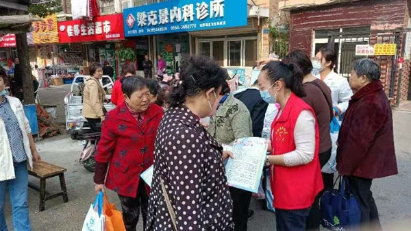 淮南市田家庵區舜耕鎮婦聯(lián)開(kāi)展“平安家庭”創(chuàng  )建活動(dòng)