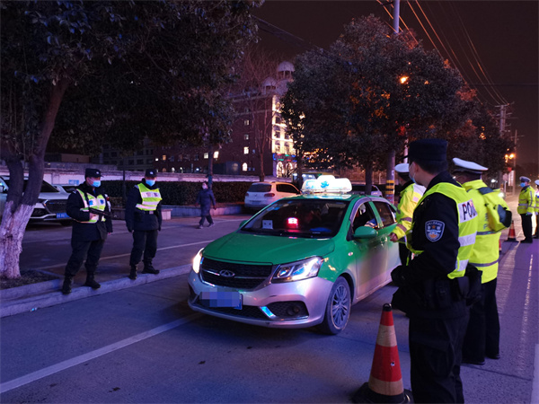 淮南交警超強“獵虎”進(jìn)行中，酒駕查不停！