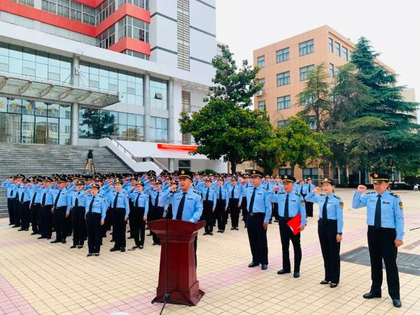新制服！新形象！淮南市交通執法支隊舉行換裝儀式