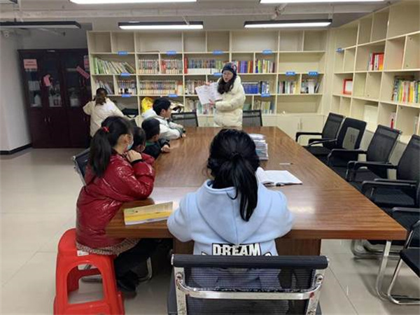 淮南高新區三和鎮安理社區開(kāi)展留守兒童寒假家風(fēng)家教宣講活動(dòng)