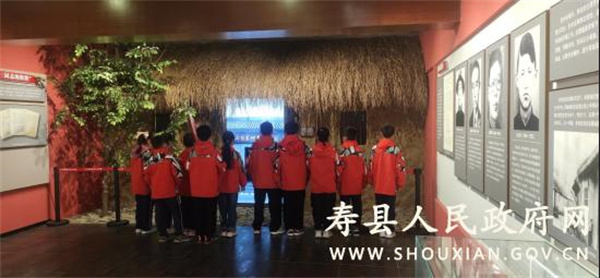 淮南壽縣大順鎮少先隊員清明祭英烈