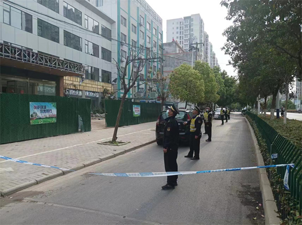 田家庵區城管局：加裝電梯沒(méi)審批？拆！