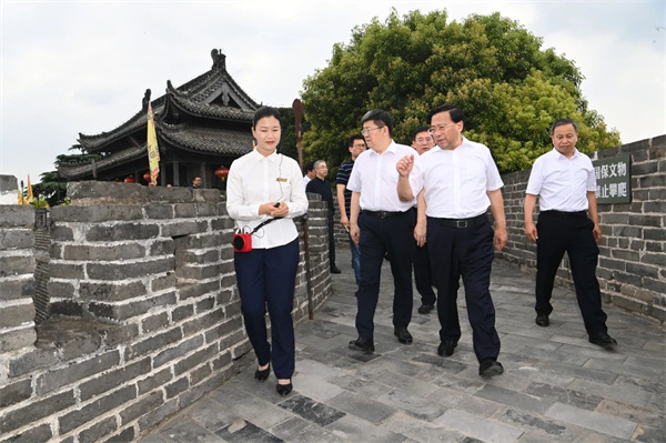 省委書(shū)記韓俊來(lái)淮調研