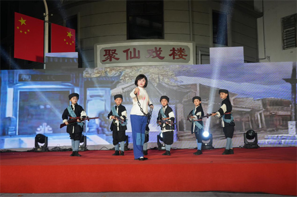 “漫步老北頭 轉角遇到戲”少兒戲曲展演在淮南淮河老街成功舉辦