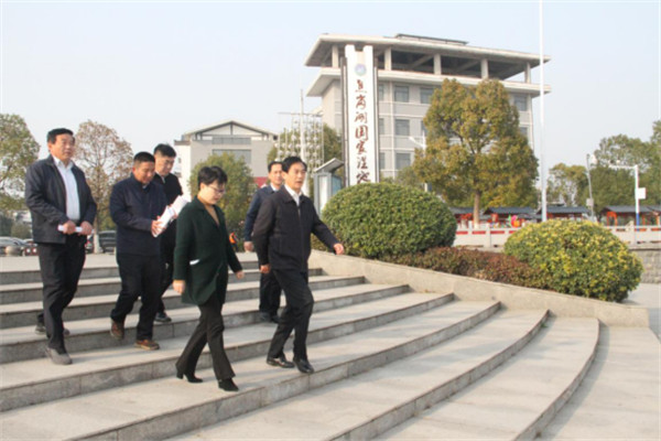 省林業(yè)局牛向陽(yáng)局長(cháng)來(lái)淮調研指導淮南市林業(yè)工作