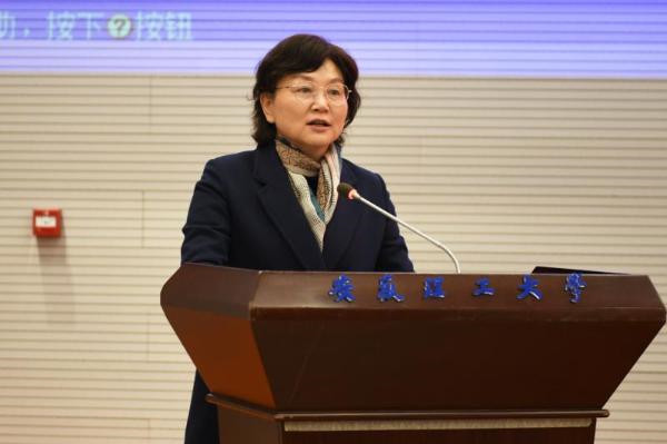 等閑識得東風(fēng)面 萬(wàn)紫千紅總是春 &mdash;&mdash;淮南市教育體育局黨委書(shū)記、局長(cháng)李蔚然受邀參加安徽省數學(xué)學(xué)會(huì )2021年年會(huì )