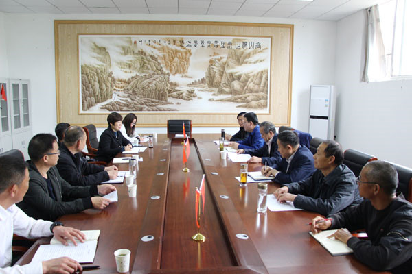 淮南市鳳臺縣政協(xié)教育界委員調研校園安全工作